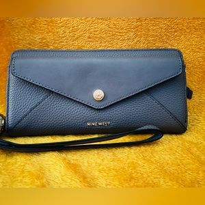 Women’s NINE WEST wallet. NWOT